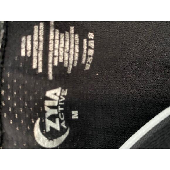 zyia long sleeve size medium - Picture 8 of 8